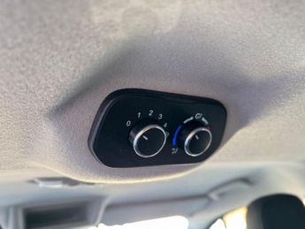 Ford Transit Custom 2.0 320 EcoBlue Trend Kombi L2 H1 Euro 6 (s/s) 5dr