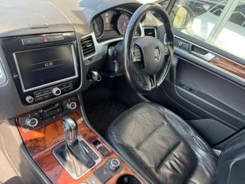 VOLKSWAGEN TOUAREG 3.0 TDI V6 BlueMotion Tech SE SUV 5dr Diesel Tiptronic 4WD Euro 