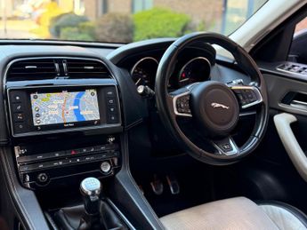Jaguar F-PACE 2.0 D180 R-Sport Euro 6 (s/s) 5dr