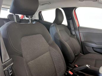 Renault Clio 1.0 TCe Play Euro 6 (s/s) 5dr