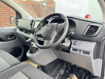 Vauxhall Vivaro 1.5 Turbo D 2900 Dynamic L2 H1 Euro 6 (s/s) 6dr