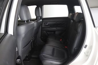 Mitsubishi Outlander 2.4h TwinMotor 13.8kWh Dynamic CVT 4WD Euro 6 (s/s) 5dr