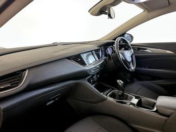 Vauxhall Insignia 1.6 Turbo D ecoTEC BlueInjection Design Nav Sports Tourer Euro 6