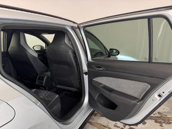 Volkswagen Golf 1.5 eTSI MHEV R-Line DSG Euro 6 (s/s) 5dr