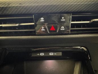 Volkswagen Golf 1.5 eTSI MHEV R-Line DSG Euro 6 (s/s) 5dr