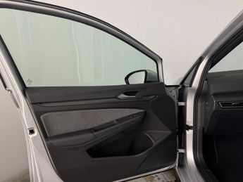 Volkswagen Golf 1.5 eTSI MHEV R-Line DSG Euro 6 (s/s) 5dr