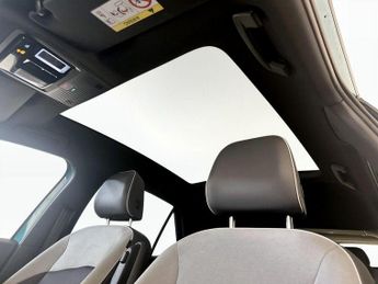 Volkswagen ID.3 Pro Performance 58kWh Family Auto 5dr