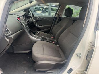 VAUXHALL ASTRA 1.3 CDTi ecoFLEX Design Sports Tourer 5dr Diesel Manual Euro 5 (