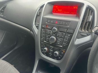 VAUXHALL ASTRA 1.3 CDTi ecoFLEX Design Sports Tourer 5dr Diesel Manual Euro 5 (