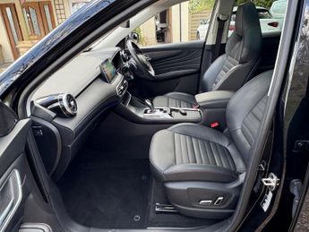 MG MG HS 1.5 T-GDI Exclusive DCT Euro 6 (s/s) 5dr