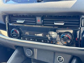 Nissan Qashqai 1.3 DIG-T MHEV N-Connecta Euro 6 (s/s) 5dr
