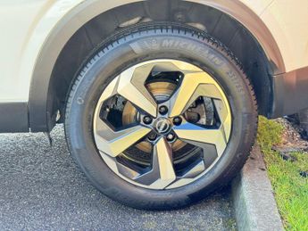 Nissan Qashqai 1.3 DIG-T MHEV N-Connecta Euro 6 (s/s) 5dr