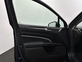 Ford Mondeo 2.0 TiVCT Vignale CVT Euro 6 (s/s) 4dr