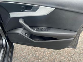 Audi A4 Avant 2.0 TDI S line S Tronic quattro Euro 6 (s/s) 5dr