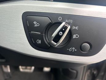 Audi A4 Avant 2.0 TDI S line S Tronic quattro Euro 6 (s/s) 5dr
