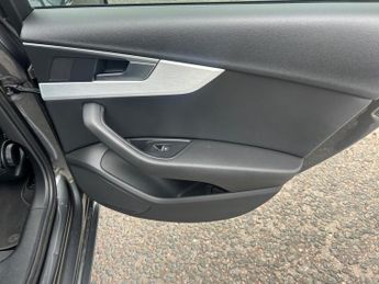 Audi A4 Avant 2.0 TDI S line S Tronic quattro Euro 6 (s/s) 5dr