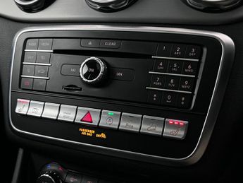 Mercedes-Benz GLA 2.1 GLA220d AMG Line (Premium Plus) 7G-DCT 4MATIC Euro 6 (s/s) 5