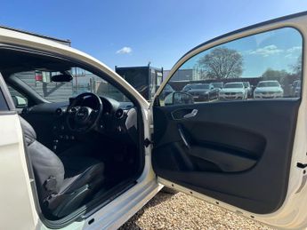Audi A1 1.4 TFSI S line S Tronic Euro 5 (s/s) 3dr