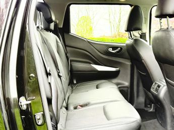 Nissan Navara 2.3 dCi N-Guard Auto 4WD Euro 6 4dr