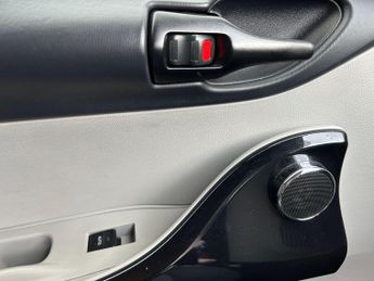 Toyota iQ 1.0 VVT-i Multidrive Euro 5 3dr