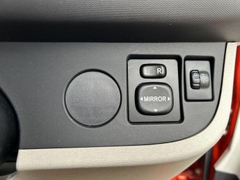 Toyota iQ 1.0 VVT-i Multidrive Euro 5 3dr