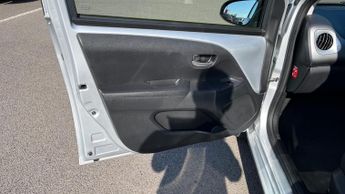 Toyota AYGO 1.0 VVT-i x-trend x-shift Euro 6 5dr (Safety Sense)