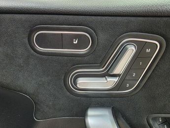 Mercedes-Benz A Class 2.0 A220 AMG Line (Premium Plus) 7G-DCT Euro 6 (s/s) 5dr