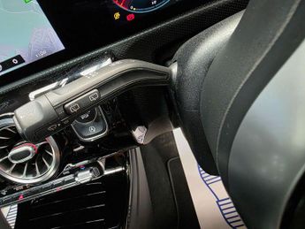 Mercedes-Benz A Class 2.0 A220 AMG Line (Premium Plus) 7G-DCT Euro 6 (s/s) 5dr