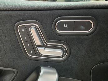 Mercedes-Benz A Class 2.0 A220 AMG Line (Premium Plus) 7G-DCT Euro 6 (s/s) 5dr