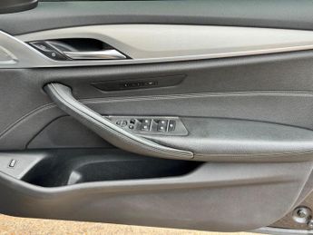 BMW 5 Series 2.0 520d SE Auto xDrive Euro 6 (s/s) 4dr