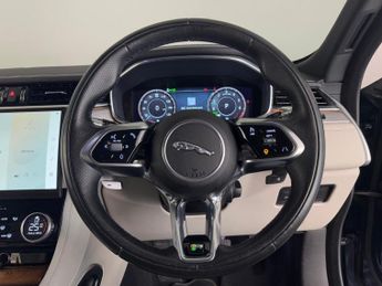 Jaguar F-PACE 2.0 P400e 17.1kWh R-Dynamic S Auto AWD Euro 6 (s/s) 5dr