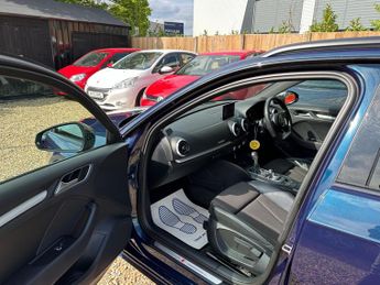 Audi A3 2.0 TDI Black Edition Sportback S Tronic quattro Euro 6 (s/s) 5d