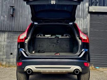 Volvo XC60 2.4 D5 R-Design Geartronic AWD Euro 4 5dr