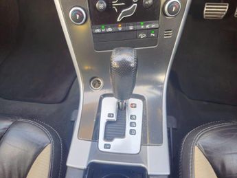 Volvo XC60 2.4 D5 R-Design Geartronic AWD Euro 4 5dr