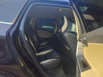 Volvo XC60 2.4 D5 R-Design Geartronic AWD Euro 4 5dr