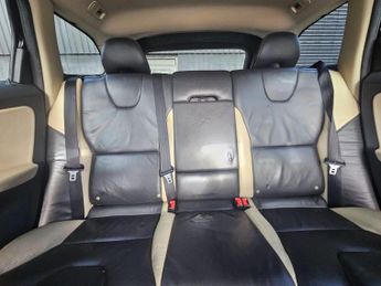 Volvo XC60 2.4 D5 R-Design Geartronic AWD Euro 4 5dr