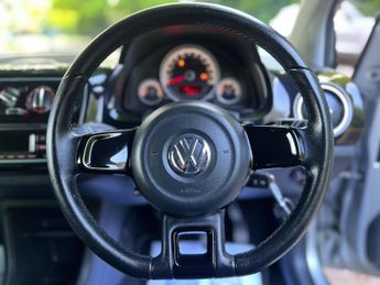 Volkswagen up! 1.0 BlueMotion Tech High up! Euro 5 (s/s) 5dr