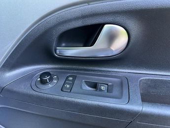 Volkswagen up! 1.0 BlueMotion Tech High up! Euro 5 (s/s) 5dr