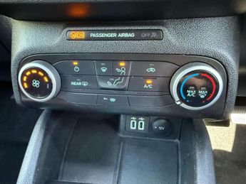 FORD FOCUS ST-LINE