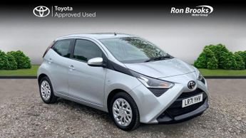 Toyota AYGO 1.0 VVT-i x-play x-shift Euro 6 5dr (Safety Sense)