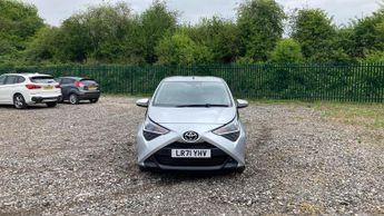 Toyota AYGO 1.0 VVT-i x-play x-shift Euro 6 5dr (Safety Sense)