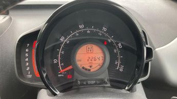Toyota AYGO 1.0 VVT-i x-play x-shift Euro 6 5dr (Safety Sense)