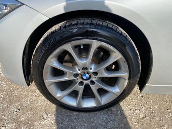 BMW 3 Series 2.0 320d Luxury Auto Euro 5 (s/s) 4dr
