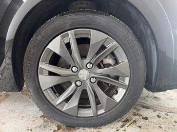 Peugeot E-208 50kWh Allure Premium Auto 5dr