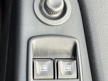 Renault Trafic 2.0 dCi ENERGY 30 Business LWB Euro 6 (s/s) 5dr (9 Seat)