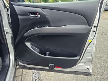 Toyota Estima 2.4 Petrol Hybrid