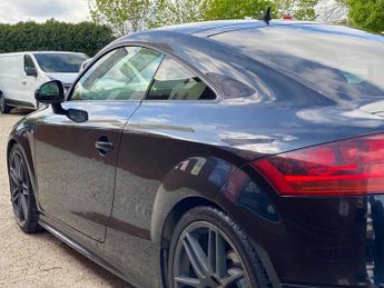 Audi TT 2.0 TDI Black Edition S Tronic quattro Euro 5 3dr
