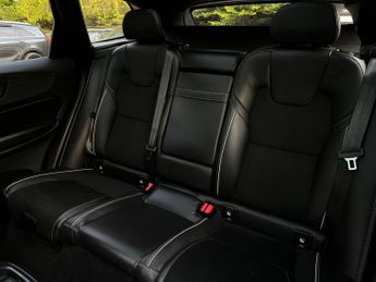 Volvo XC60 2.0 D4 R-Design Pro Auto AWD Euro 6 (s/s) 5dr