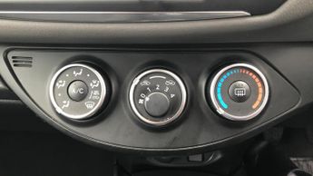 Toyota Yaris 1.5 VVT-i Icon Euro 6 5dr