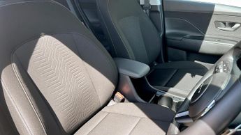 Hyundai Kona 65kWh Advance 5dr Automatic